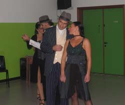 Un momento della lezione di tango al Gadda Rosselli